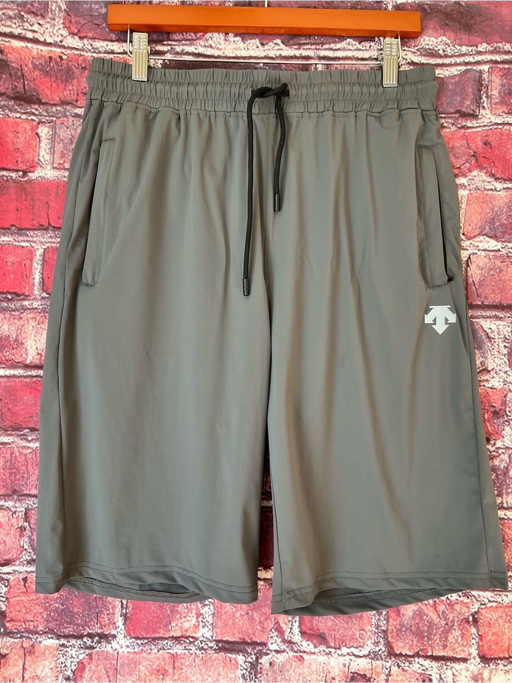 Descente Men's Athletic Drawstring Shorts in Gray with Black Drawcord